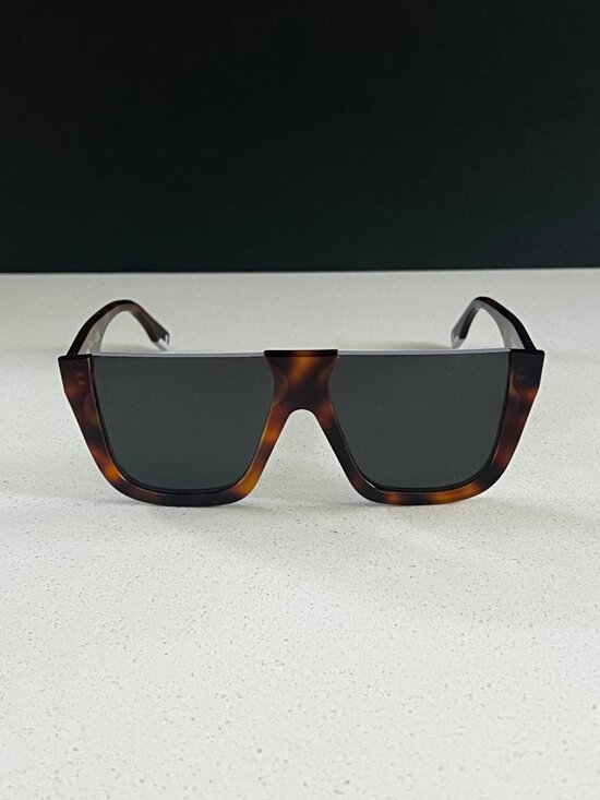 Fendi Fe40136i Shiny Havana square sunglasses main image 6